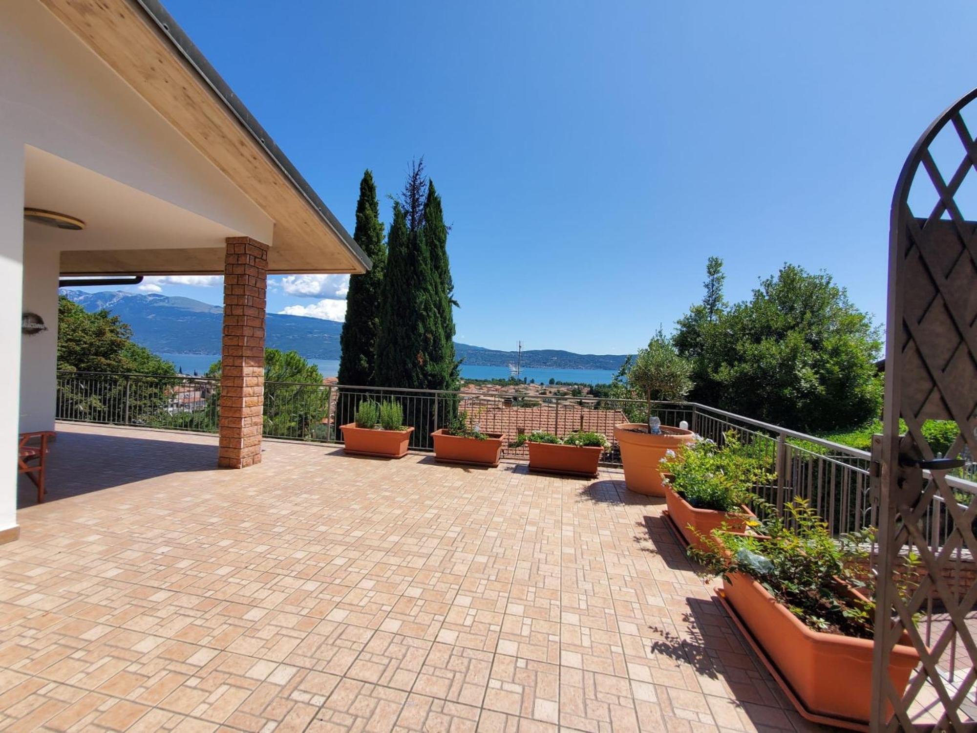 Garda Sunshine Apartment Toscolano Maderno Exterior photo